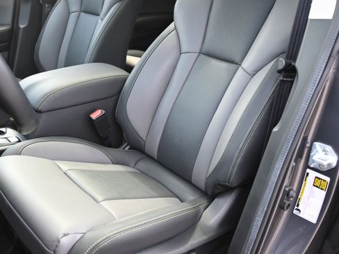 Used 2025 Subaru Ascent Onyx Edition w/ Onyx Package image 16