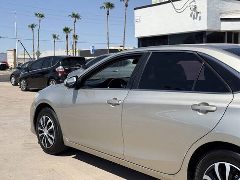 Used 2015 Toyota Camry LE FWD image 4