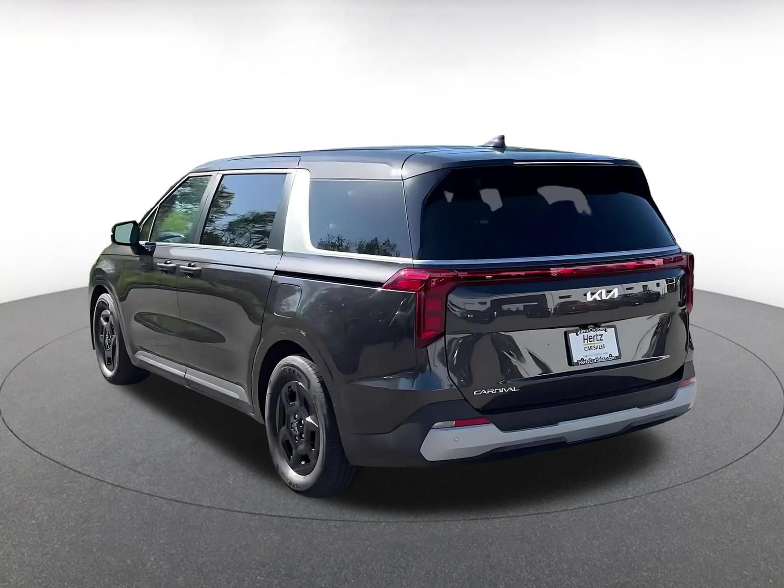 Used 2026 Kia Carnival FWD image 9