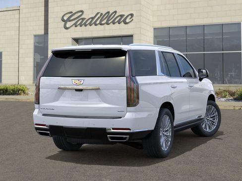 New 2026 Cadillac Escalade Luxury w/ LPO, Floor Liner Package AWD/4WD image 4