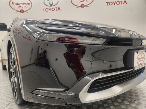 New 2026 Toyota Prius Plug-In Hybrid image 9