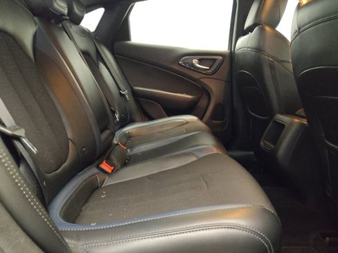 Used 2016 Chrysler 200 S FWD image 19