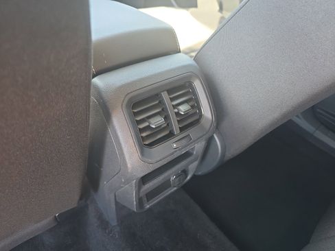 Certified 2022 Volkswagen Tiguan S image 32