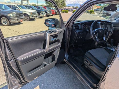 Used 2021 Toyota 4Runner SR5 AWD/4WD image 8