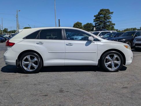 Used 2010 Toyota Venza FWD image 4