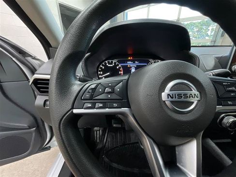 Used 2022 Nissan Altima 2.5 SV FWD image 20