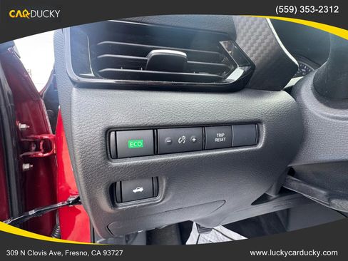 Used 2022 Nissan Sentra SV w/ Trunk Package image 11