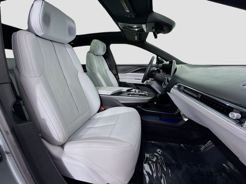 Used 2024 Cadillac Lyriq Luxury RWD image 30