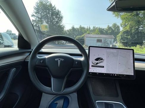 Used 2021 Tesla Model 3 Standard Range Plus RWD image 11