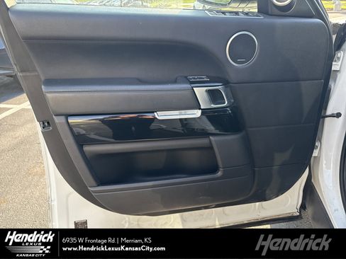 Used 2023 Land Rover Defender 90 X-Dynamic SE image 1