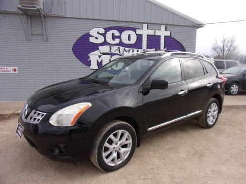 Used 2013 Nissan Rogue SL image 1