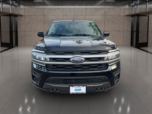 Used 2022 Ford Expedition Max XLT image 4