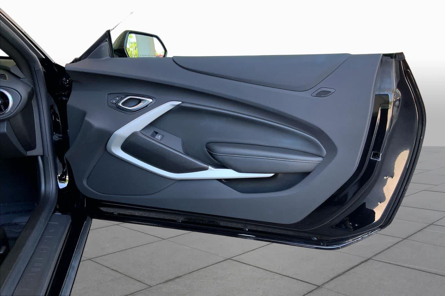 Used 2021 Chevrolet Camaro SS RWD image 23