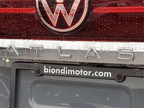 Used 2024 Volkswagen Atlas Cross Sport SE w/ Panoramic Sunroof Package image 31