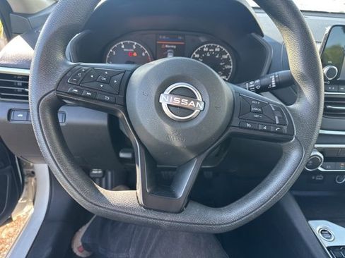 Used 2024 Nissan Altima 2.5 S image 16