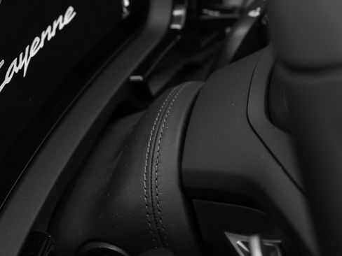 New 2026 Porsche Cayenne image 38