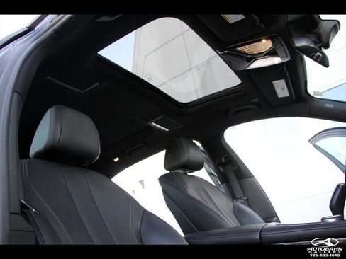 Used 2019 BMW 740i w/ M Sport Package RWD image 35