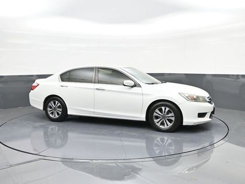 Used 2013 Honda Accord LX image 17