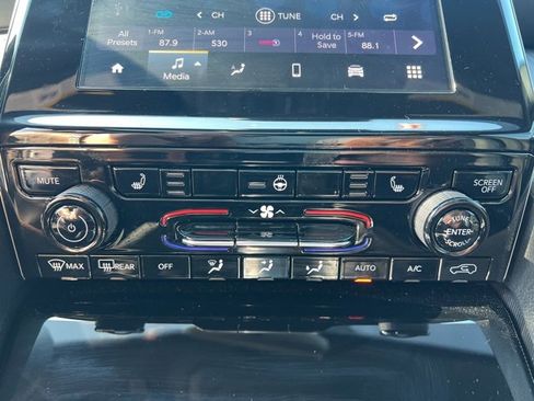 Used 2024 Jeep Grand Cherokee Altitude image 26