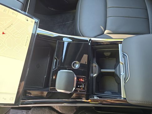 New 2025 Land Rover Range Rover Sport Dynamic SE image 25