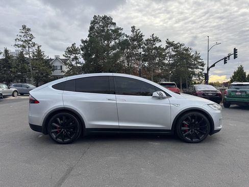 Used 2016 Tesla Model X P90D image 9