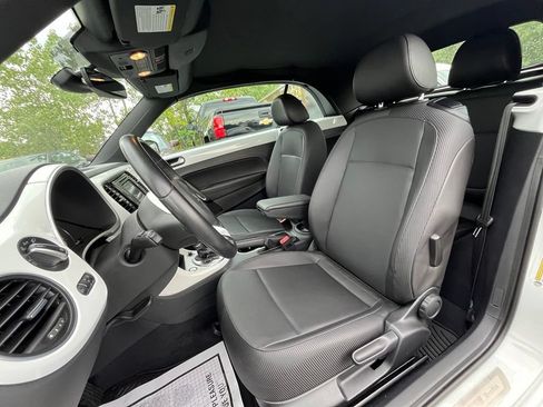 Used 2019 Volkswagen Beetle 2.0T SE FWD image 18