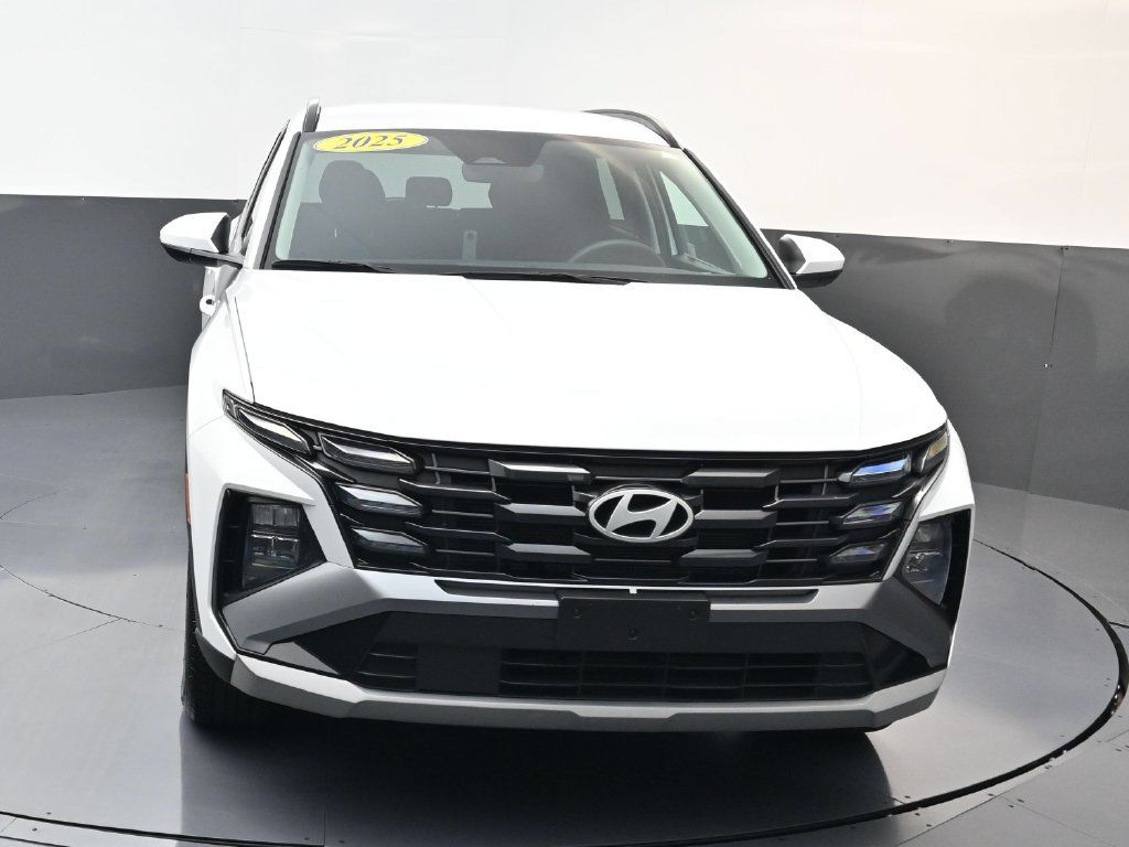 Certified 2025 Hyundai Tucson SEL AWD/4WD image 9