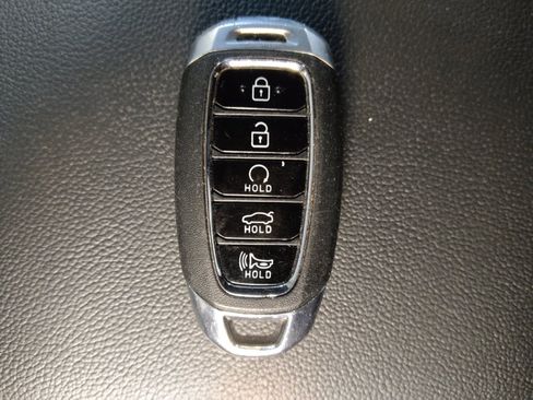 Used 2023 Hyundai Elantra SEL w/ Convenience Package image 32