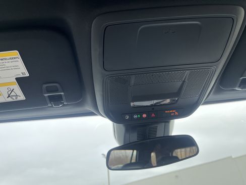 Used 2026 Chevrolet Equinox LT w/ Convenience Package II image 32