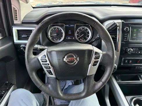 Used 2019 Nissan Titan SV w/ SV Convenience Package AWD/4WD image 15