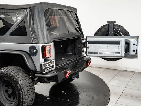 Used 2017 Jeep Wrangler Sport w/ Quick Order Package 24S AWD/4WD image 20
