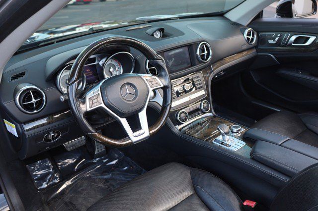 Used 2014 Mercedes-Benz SL 550 image 25