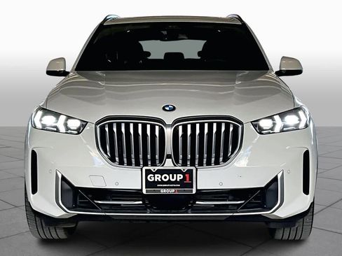 Used 2024 BMW X5 xDrive40i w/ Premium Package image 4