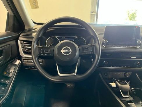 Used 2024 Nissan Rogue SV FWD image 22