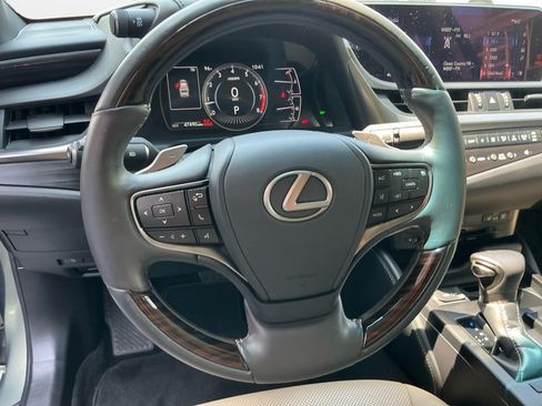 Used 2019 Lexus ES 350 w/ Premium Package FWD image 13