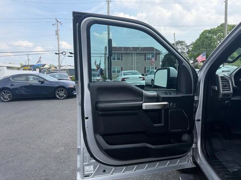 Used 2015 Ford F150 Lariat w/ Equipment Group 502A Luxury AWD/4WD image 9