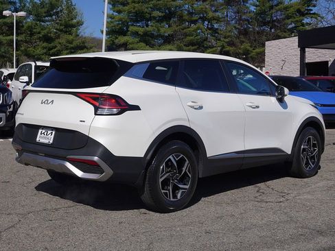 Used 2023 Kia Sportage LX image 8
