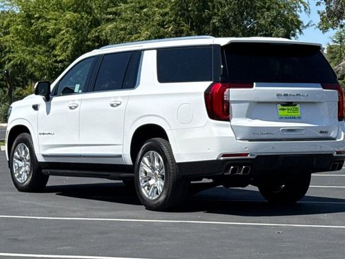 Used 2025 GMC Yukon XL Denali RWD image 3