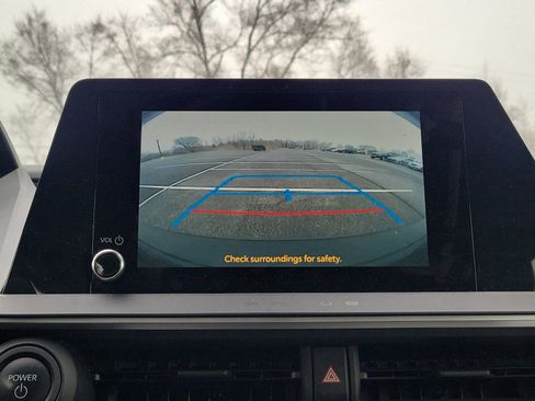Used 2024 Toyota Prius LE FWD image 25