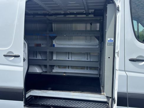 Used 2014 Mercedes-Benz Sprinter 2500 image 10
