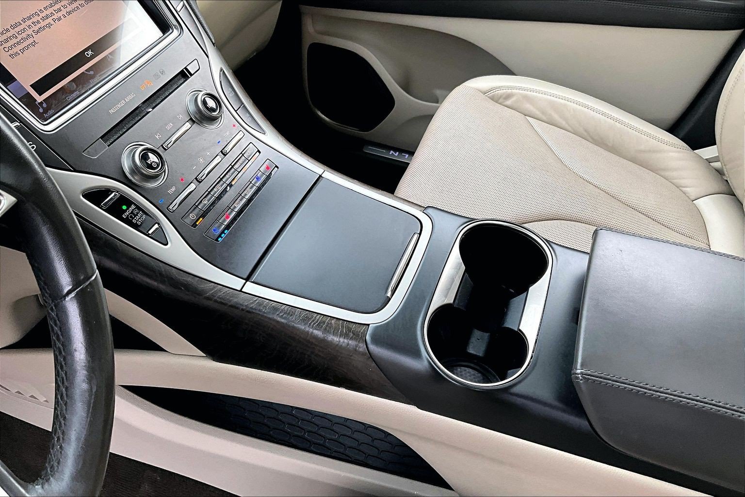 Used 2019 Lincoln Nautilus Reserve AWD/4WD image 18
