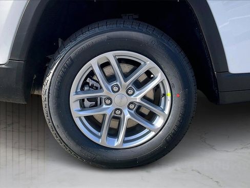 New 2025 Jeep Grand Cherokee L Laredo w/ Luxury Tech Group I image 36