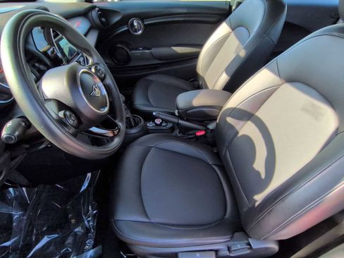Used 2019 MINI Cooper 2-Door Hardtop image 10
