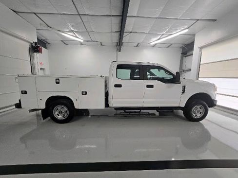 Used 2021 Ford F250 XL w/ Power Equipment Group AWD/4WD image 9