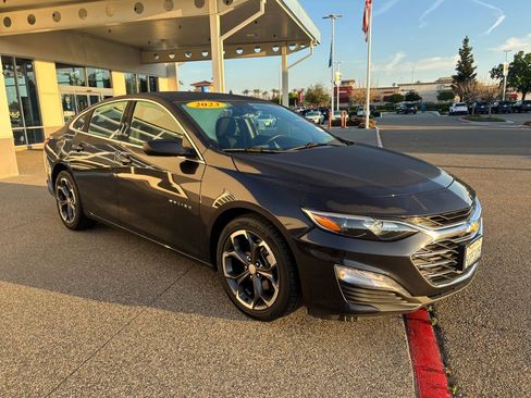 Used 2023 Chevrolet Malibu LT image 3