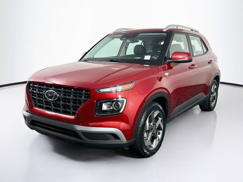 Used 2025 Hyundai Venue SEL FWD image 3