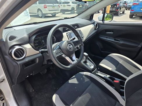 Used 2021 Nissan Versa SV FWD image 14