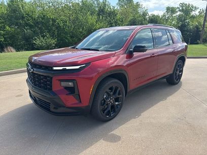 Used 2025 Chevrolet Traverse RS