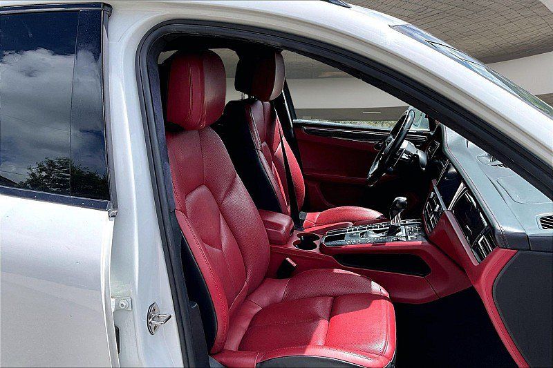 Used 2021 Porsche Macan Turbo w/ Premium Package Plus (PF0) AWD/4WD image 6