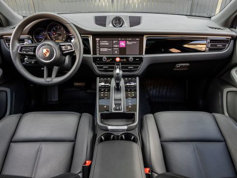 Certified 2026 Porsche Macan AWD/4WD image 12